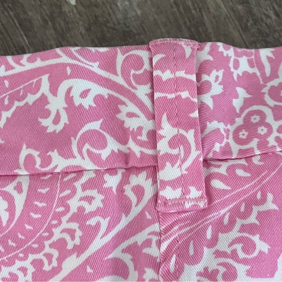 NWT CROWN & IVY Caroline Pink Paisley Print Shorts 5” Inseam Size: 6 - Picture 8 of 14
